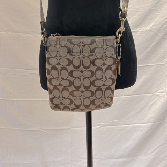 Coach Penelope Swingpack Purse - Picture 5 of 9